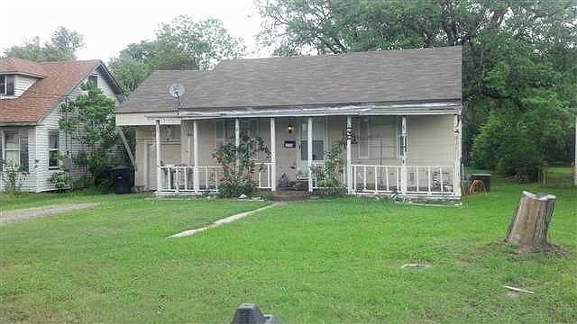 1st image of 320 Hill Terrace Dr