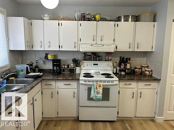2nd image of 51 McLeod Pl NW