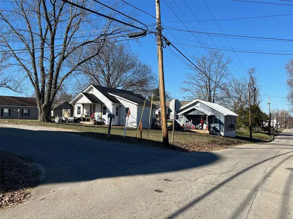 910 N No Mine St, Potosi, MO 63664