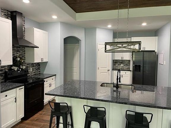 3rd image of 50 Ivy Ct