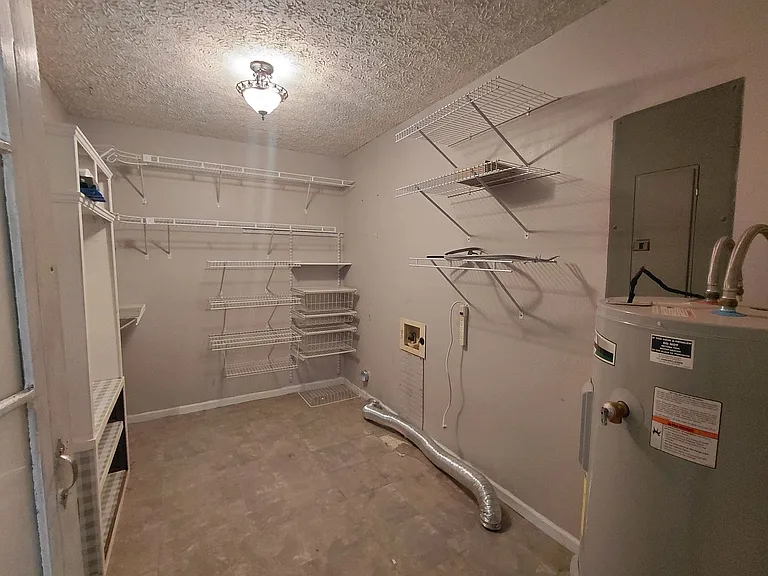 14490 Hilltop Rd — Photo 11
