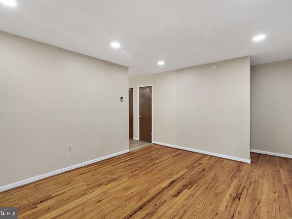 4th image of 228 Carroll Dr