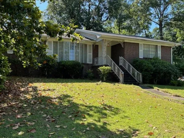 800 Milgray Ln, Bessemer, AL 35022