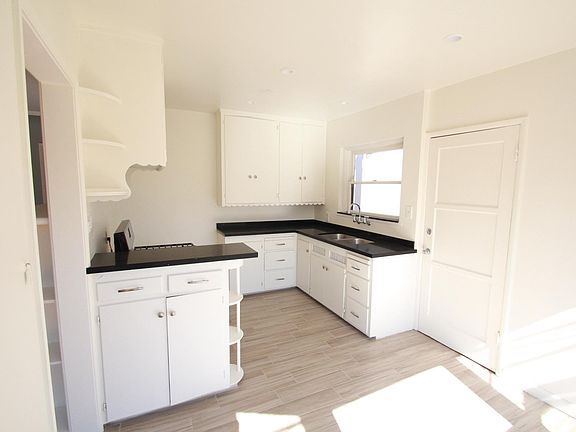 5th image of 126 Bonito Ave #126
