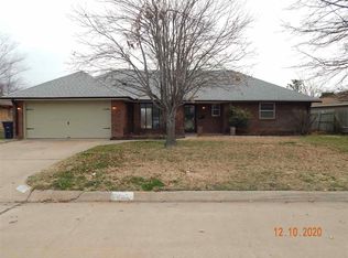133 S Burdel Ln, Enid, OK 73703
