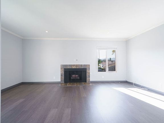 3rd image of 2830 Lakeridge Ln