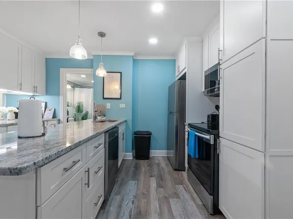 300 Peachtree St NE APT 20M, Atlanta, GA 30308