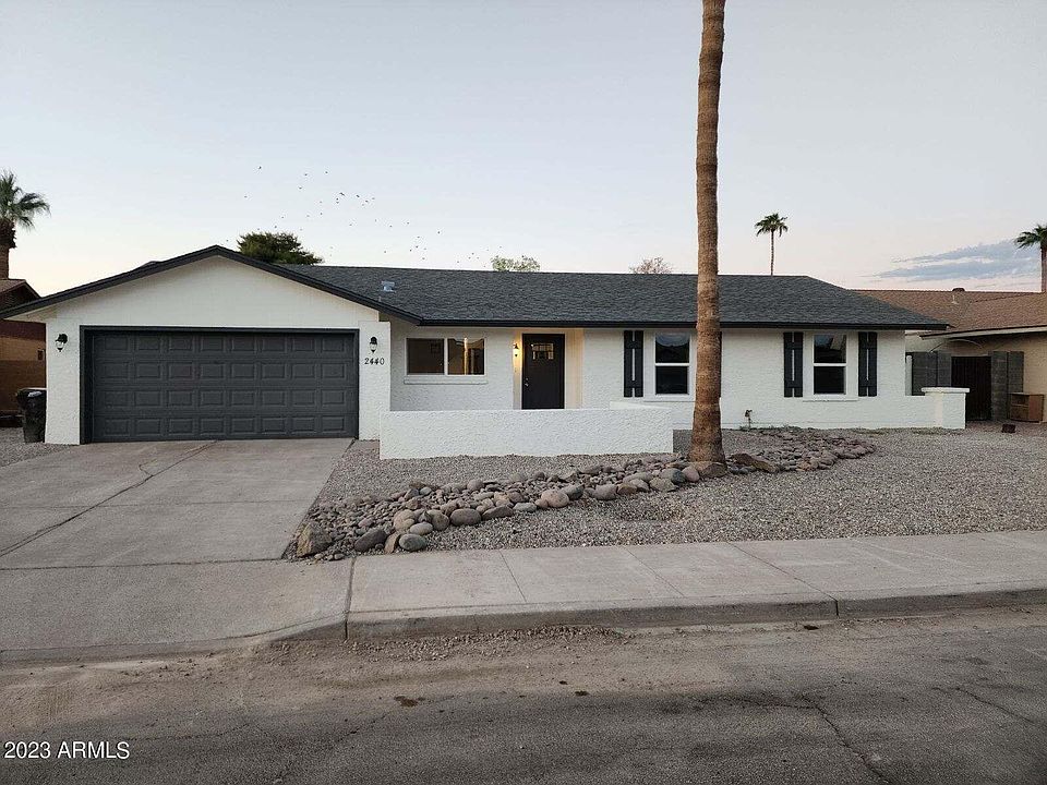 1st image of 2440 W PORTOBELLO Avenue