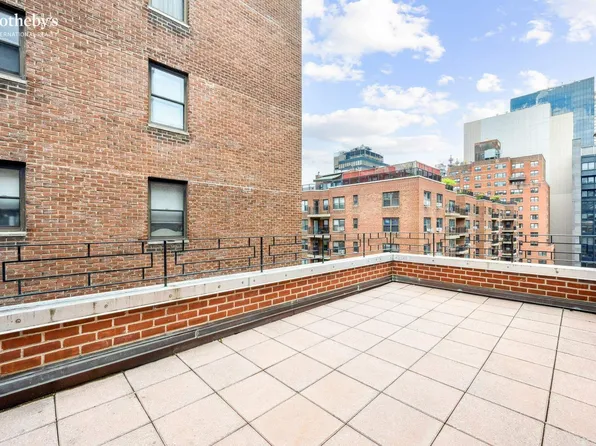 425 East 63rd Street image 2 of 11