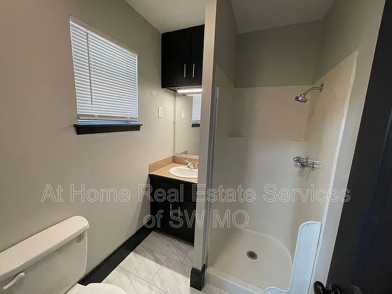 2816 W Chicago St — Photo 9