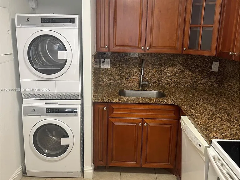 1901 Brickell Ave #B1504 — Photo 5