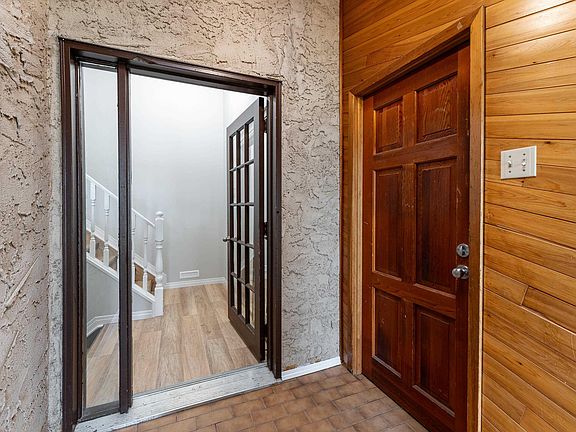 3rd image of 1131 35a St NW