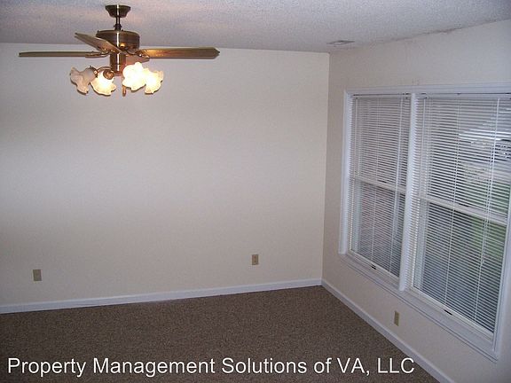 5th image of 160 Larkspur Ln APT 5