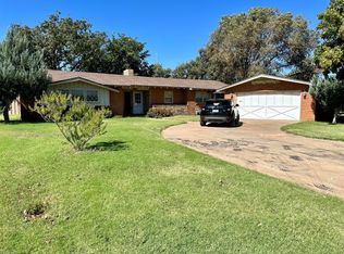 1901 Ennis St, Plainview, TX 79072