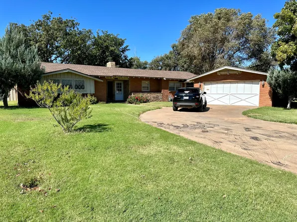 1901 Ennis St, Plainview, TX 79072