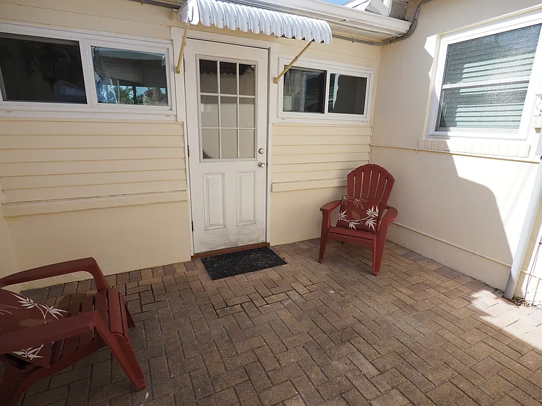 454 78th Ave — Photo 21