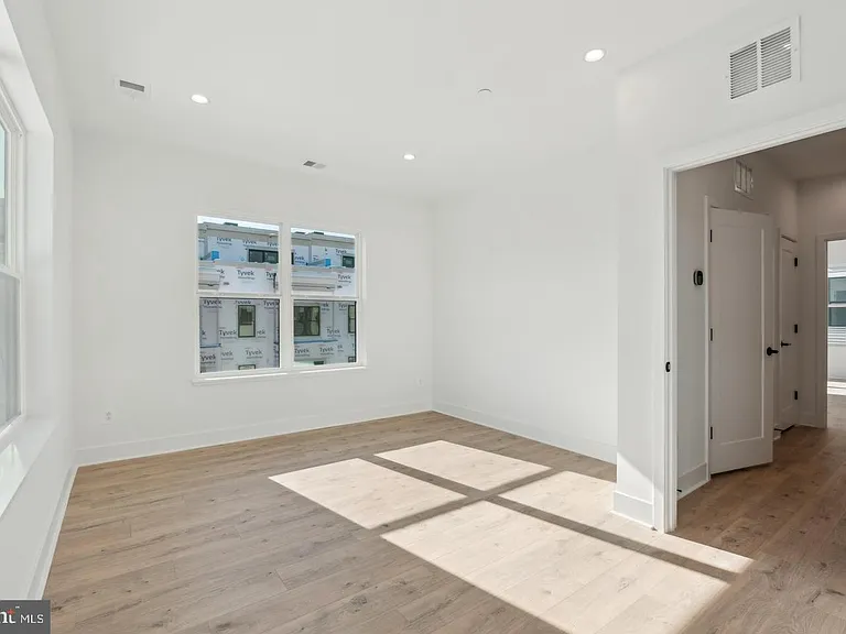 2106 Tysons Ridgeline Rd — Photo 11