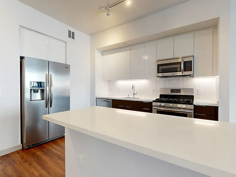 3033 Wilshire — Photo 66