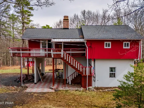 484 Mallard Ln, Bushkill, PA 18324