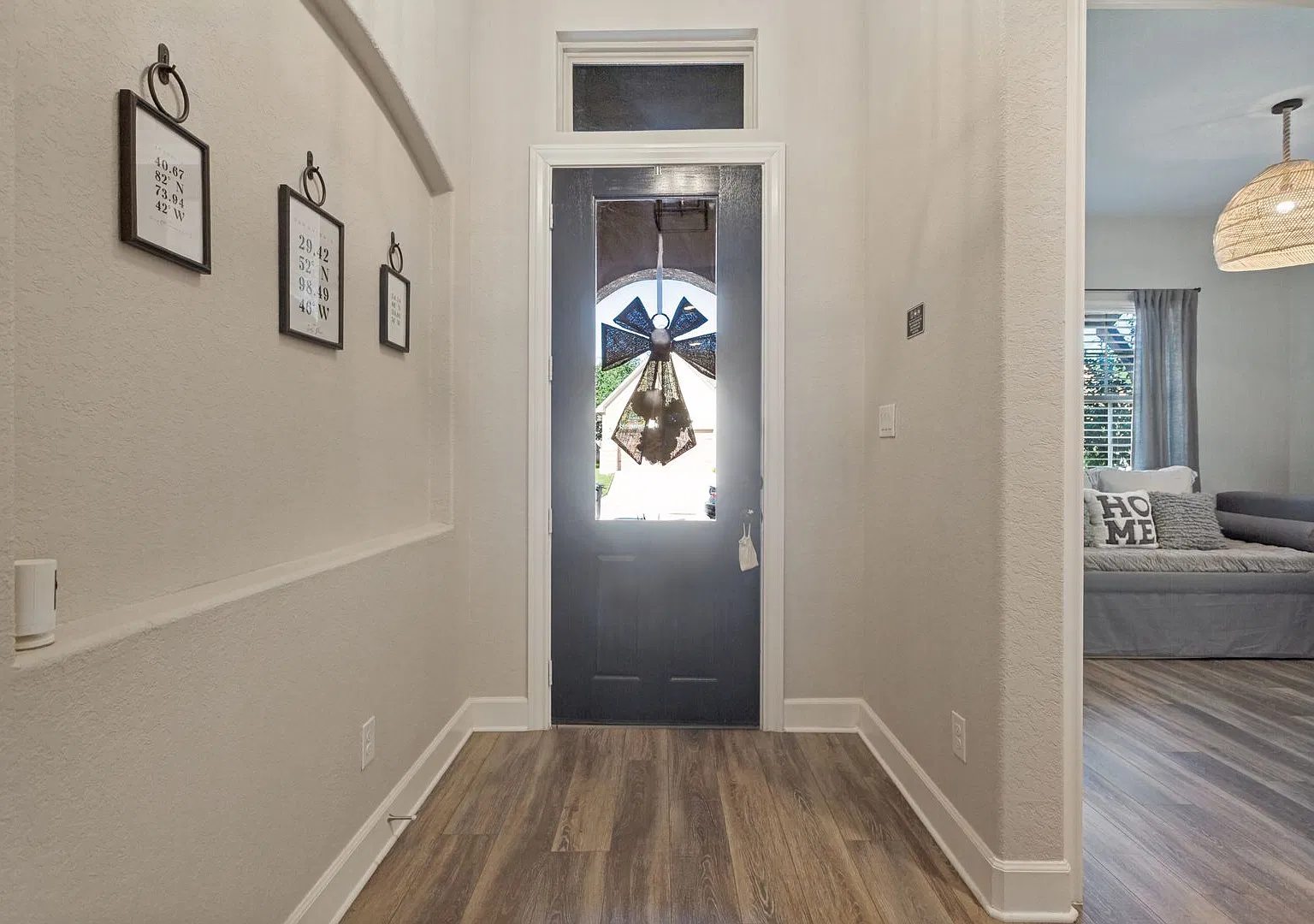 Gorgeous 4-Bedroom Home In Agave Trace — Photo 3