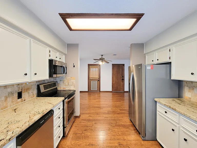10282 Valley Dr S — Photo 19