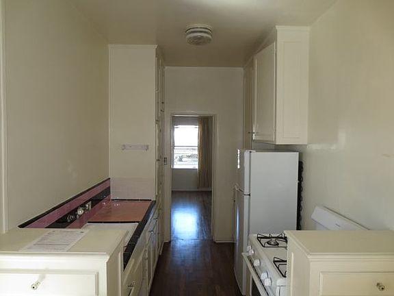 5th image of 1425 Echo Park Ave APT 5