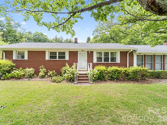 3rd image of 509 Lakeview Dr