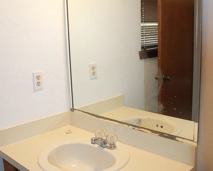 1120 Tall Oaks Dr — Photo 12