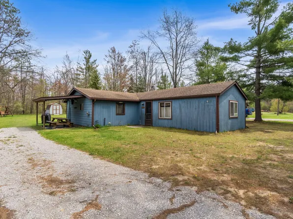 2115 Big Buck Dr, Lewiston, MI 49756