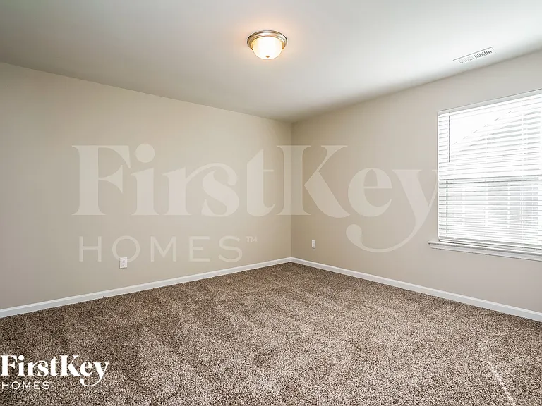 355 Streamliner Blvd — Photo 16
