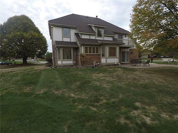 4th image of 2400 Wells Dr
