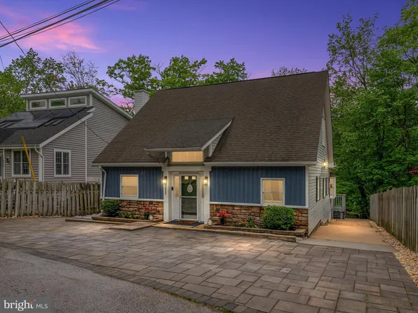 1480 Park Ln, Pasadena, MD 21122