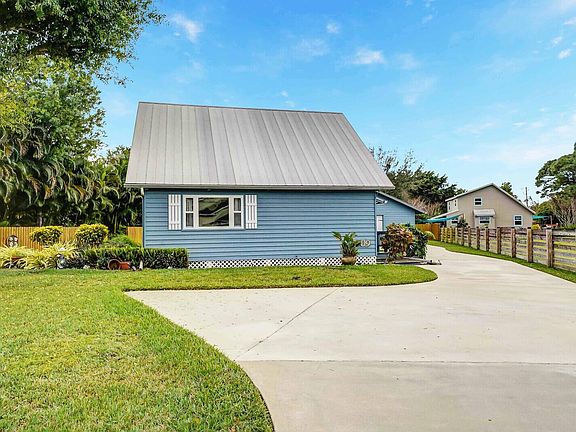 2nd image of 5409 Cassia Drive