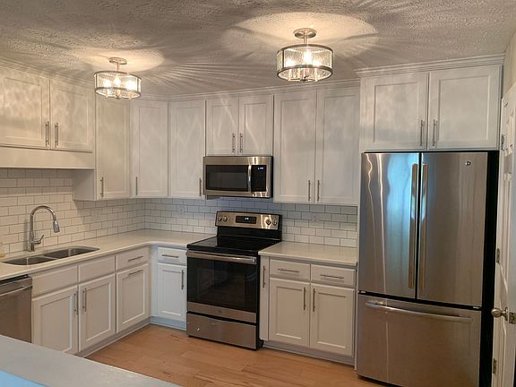 2nd image of 904 Norwood St APT 7