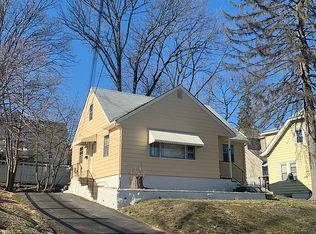 4 Summer Ave, Dover, NJ 07801