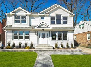 10 Sprague Dr, Valley Stream, NY 11580
