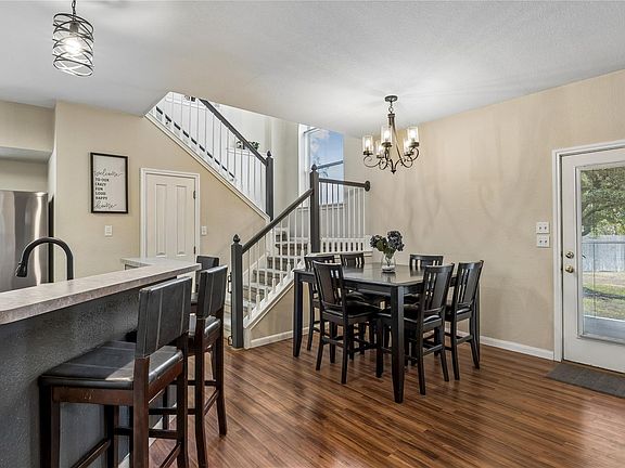 4th image of 1105 Connemara Ln