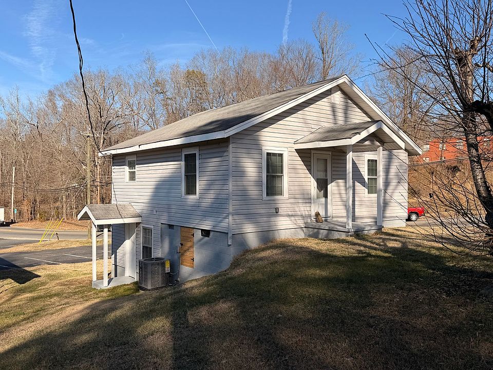 1st image of 104 Doak St