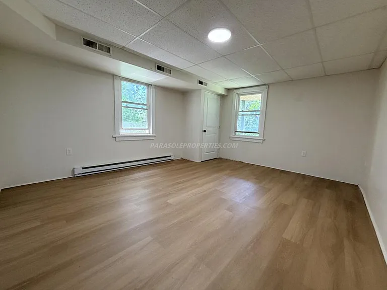 919 Clay Ave — Photo 13