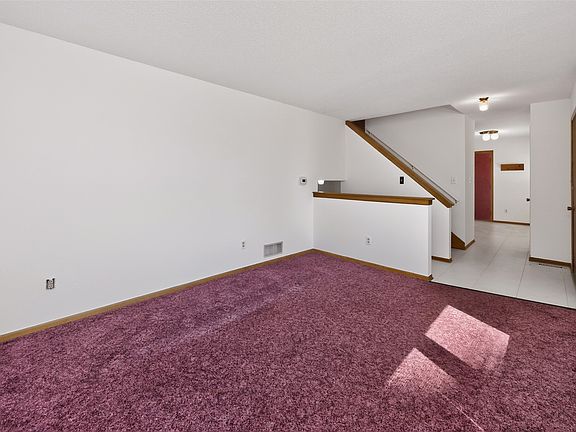 4th image of 2319 Shady Lane Dr