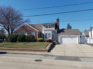 10 Oceanview Rd, Lynbrook, NY 11563