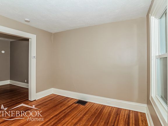 5th image of 1820 Sterling Ave