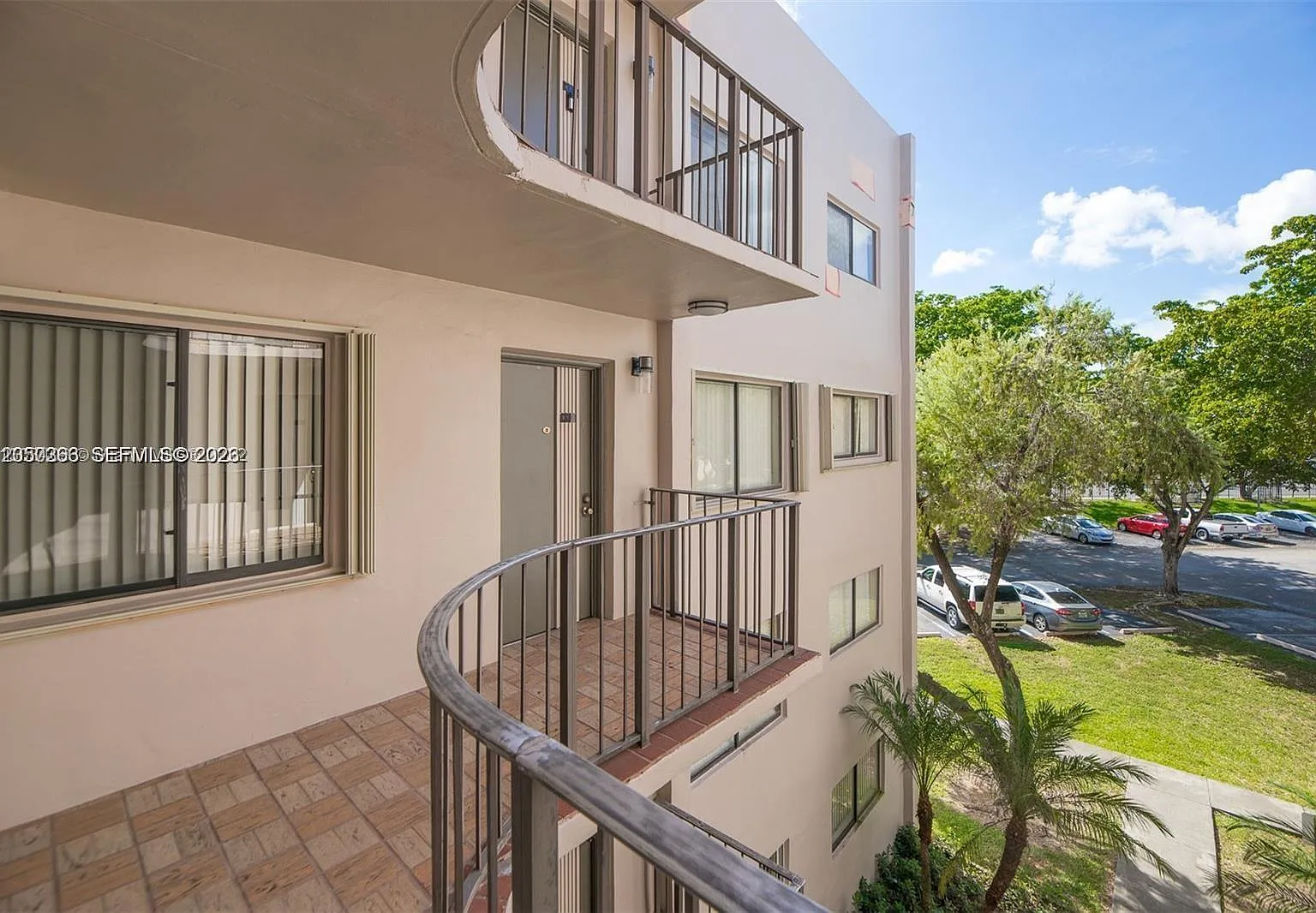 Horizons West Condo #7 — Photo 1