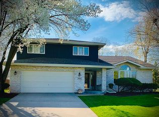 1454 Wayne Dr, Crete, IL 60417