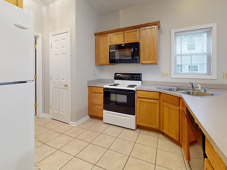 468 Newbury Way — Photo 9