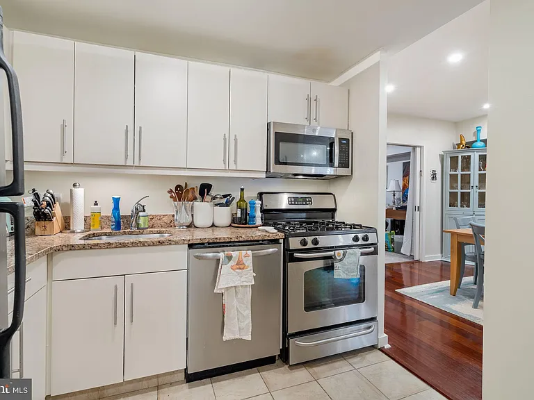 219 S 18th St #29-1016 — Photo 6