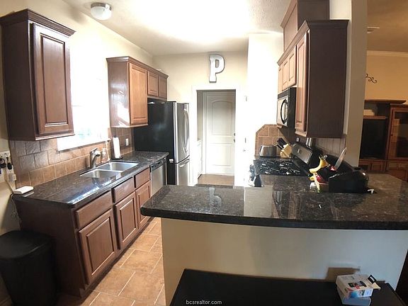 4th image of 1579 Woodbine Ct