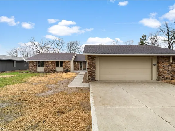 10838 Gate Post Rd, Strongsville, OH 44149