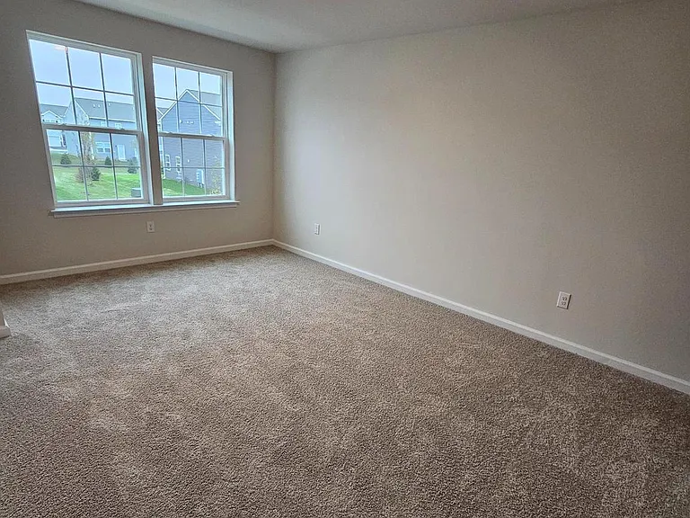 4 Elliot Ln — Photo 8