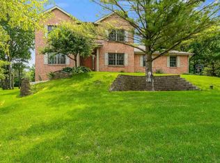 13359 Promontory Trl, Roscoe, IL 61073